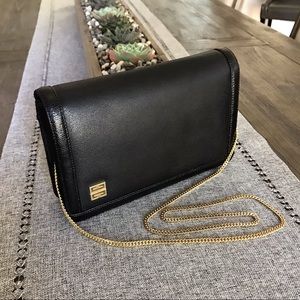 🚫SOLD 11/04🚫AUTH GIVENCHY Paris Gold Chain Bag ✨